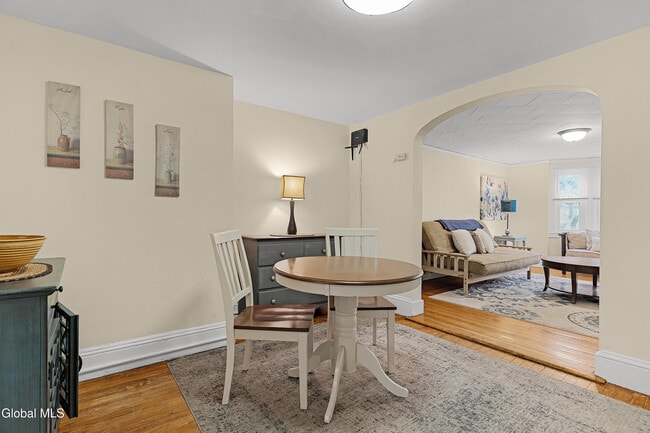 Building Photo - 67 Hill St