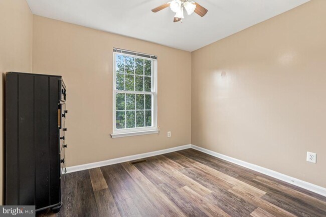 Building Photo - 13711 Dunbar Terrace