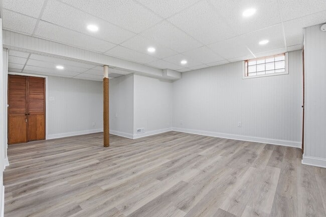 Building Photo - Newly Remodeled 3BR Semi-Detached in Catonsville | Refinished Oak Floors | Updated Kitchen + Bath...