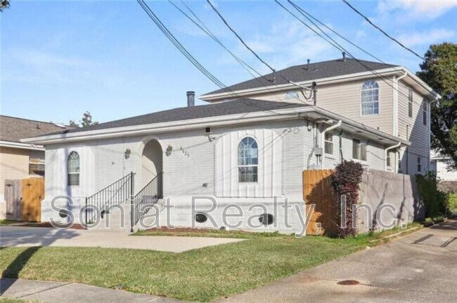 Building Photo - 4421 Lakewood Dr