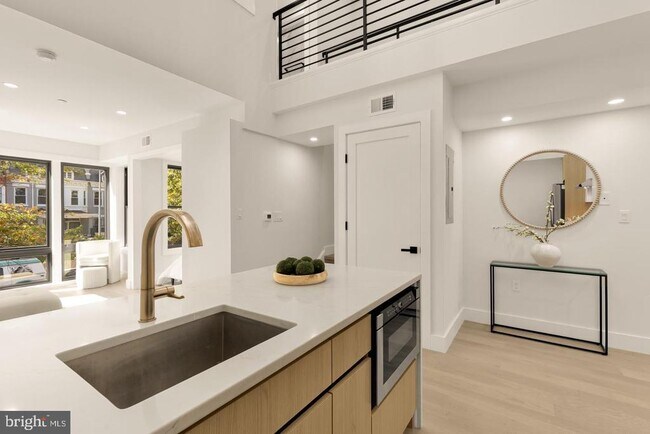 Building Photo - 3923 14th St NW