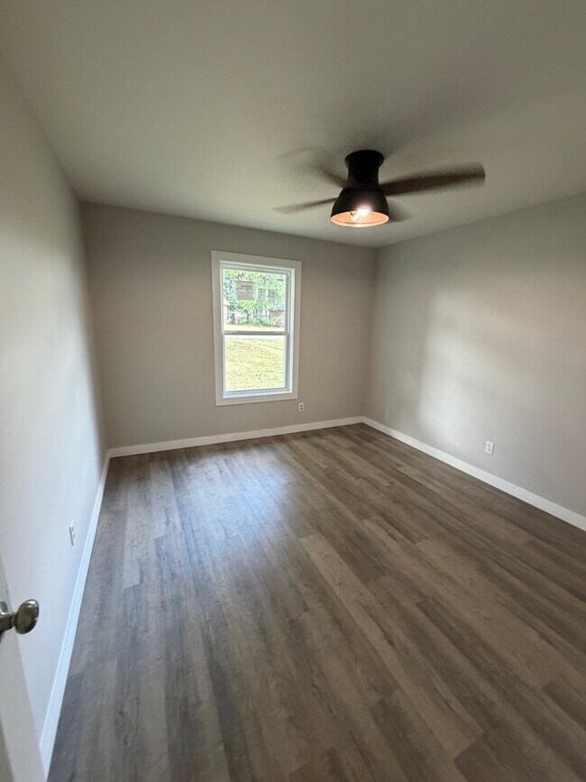 Building Photo - 103 Briarfield Cove