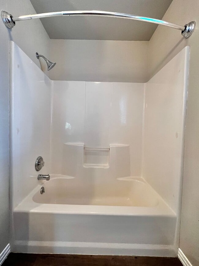 Building Photo - 3 Bed, 3 Bath Townhome in Fort Collins!