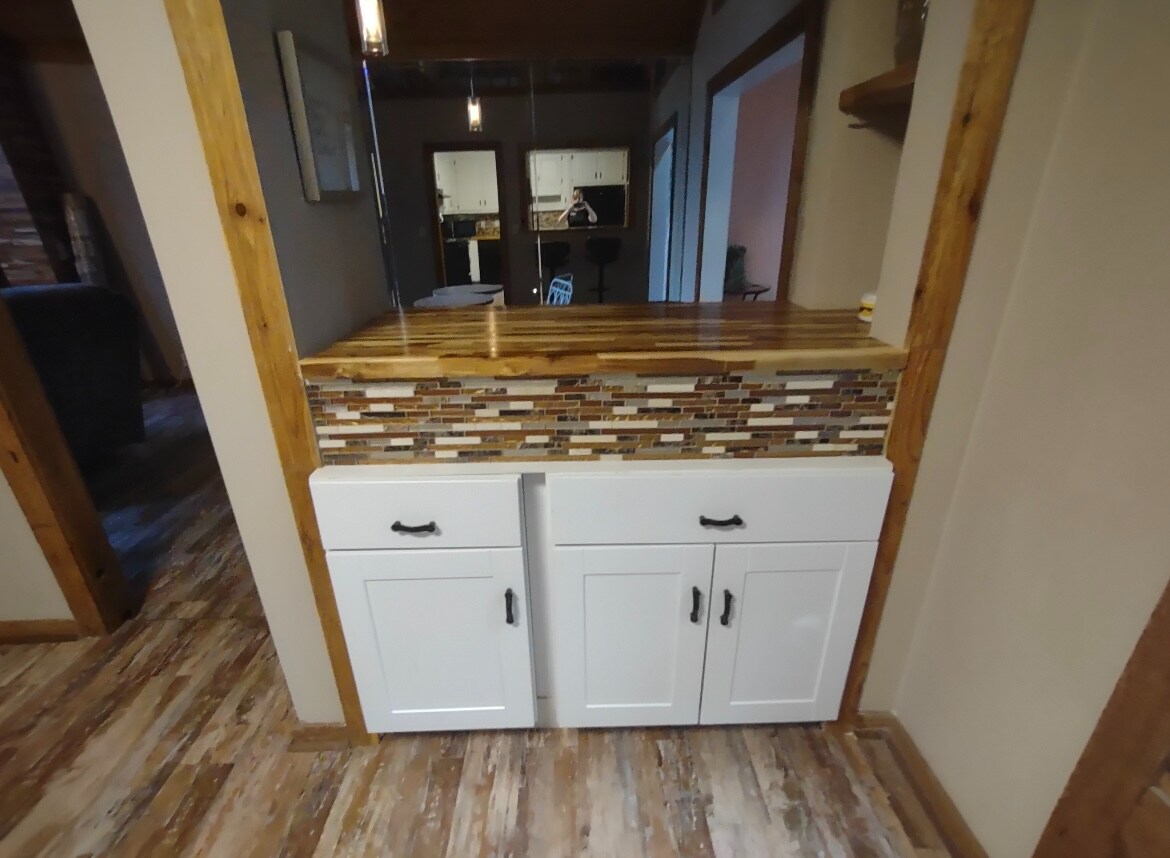 Building Photo - Room in House on New Crossing Trail E