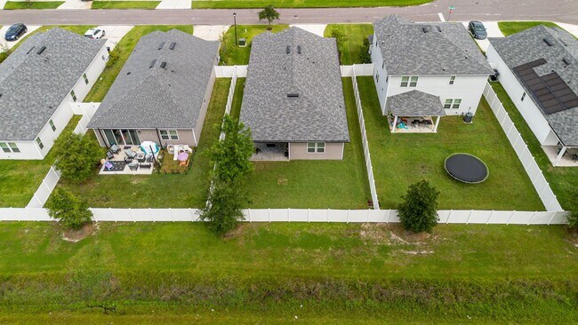 Building Photo - Serenity in Green Cove Springs!