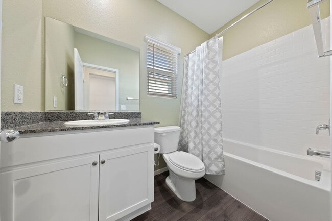 Building Photo - Spacious Single Level with Stunning Mounta...