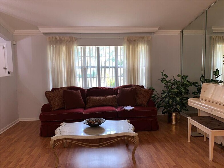 Building Photo - 4208 Temple St