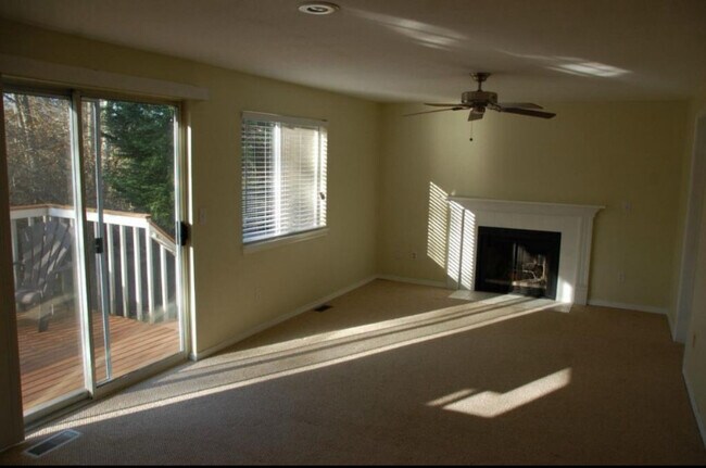 Building Photo - 2533 193rd Pl SW