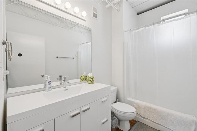 Building Photo - 820 DeKalb Ave NE