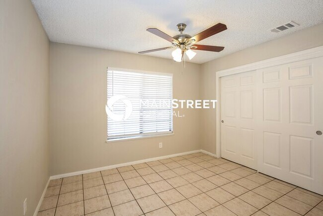 Building Photo - 4 Bedroom Pet-Friendly Home in LAS VEGAS, ...