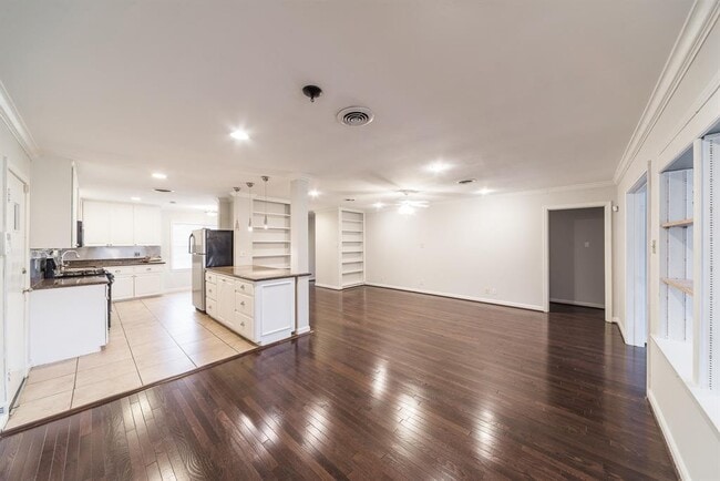 Building Photo - 3019 Conway St