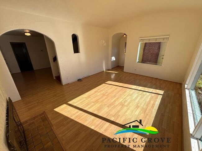 Building Photo - Delightful 3-Bedroom, 2 bath home in Pacific Grove