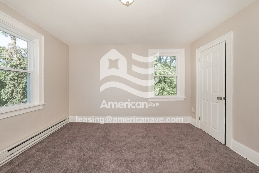 Building Photo - 803 Eathan Ave