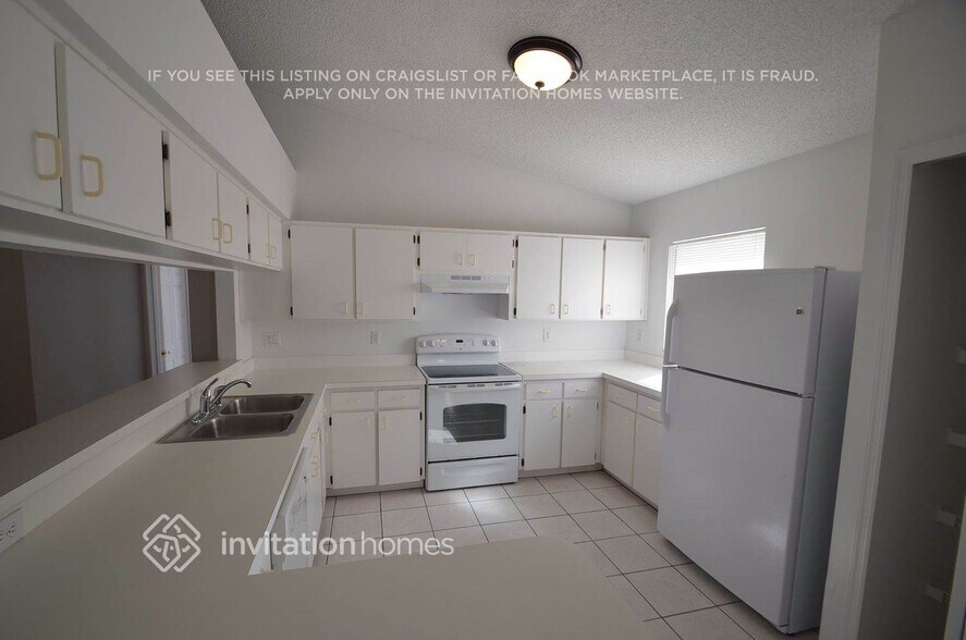 Building Photo - 1803 Landside Dr