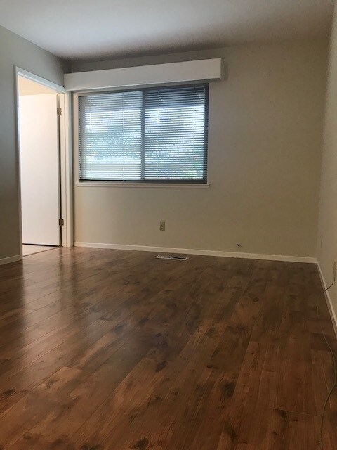 Building Photo - Great Two Bedroom, Two Bathroom home, Senior Living at Hacienda Carmel