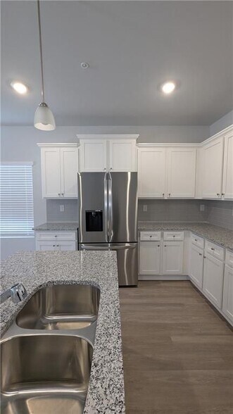 Building Photo - 427 Lanier Cir