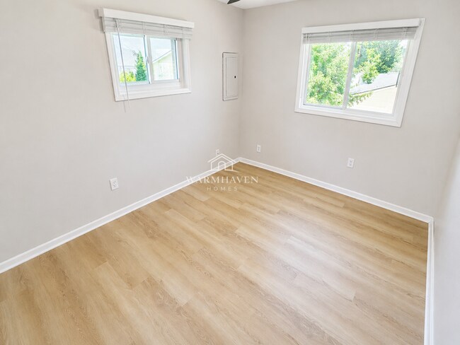 Building Photo - 931 Crestline Dr
