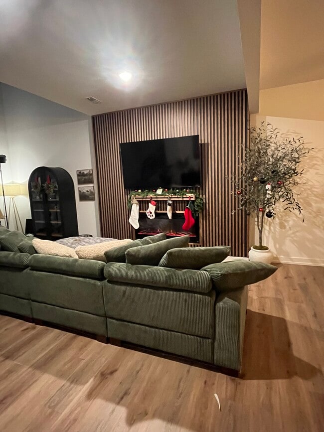 Building Photo - 2240 N Traveller Dr