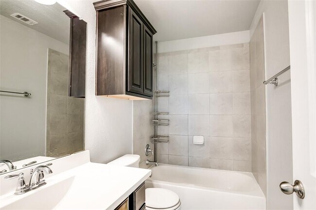 Building Photo - 2723 Enza Ct