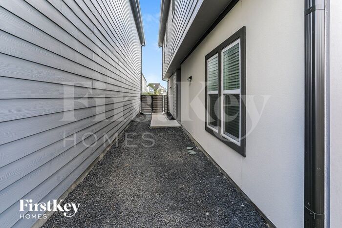Building Photo - 333 N Centro Cir