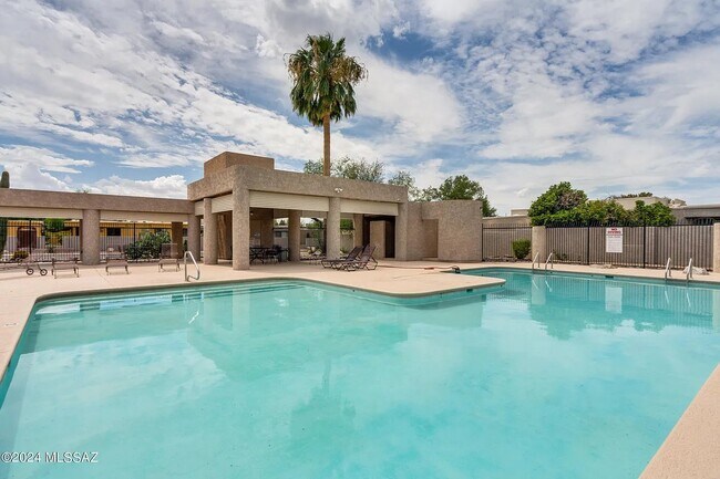 Building Photo - 4461 E Bullrush Ln