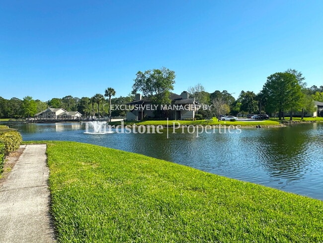 Building Photo - 10200 Belle Rive Blvd
