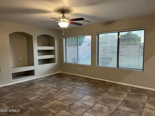 Building Photo - 12713 W Hollyhock Dr