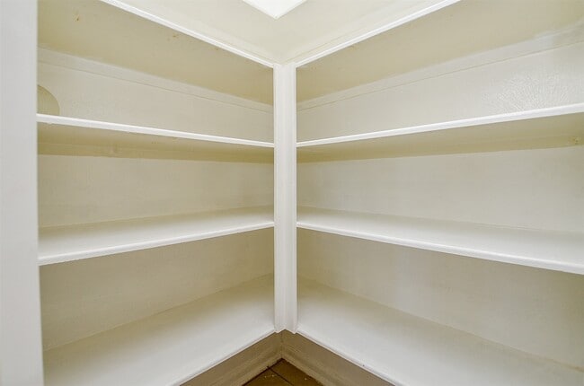Building Photo - 7415 Oakwood Canyon Dr