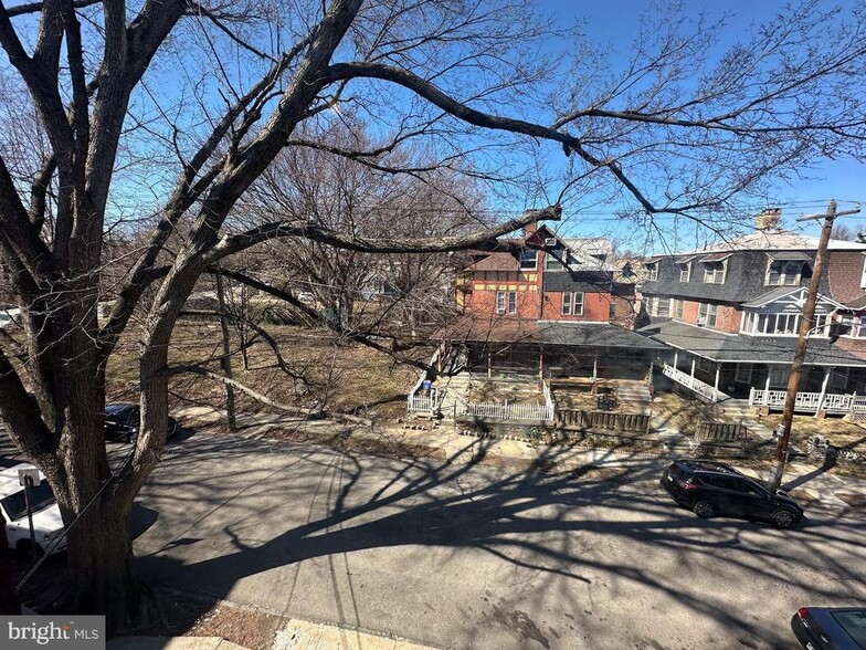 Primary Photo - 262 Apsley St