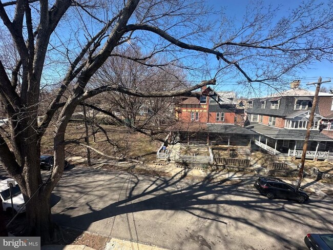 Primary Photo - 262 Apsley St