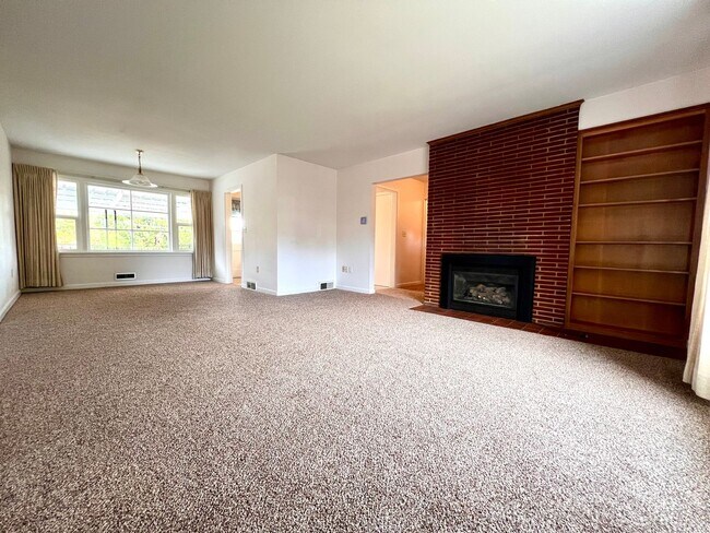 Building Photo - Non-Refundable & Security Deposit Total: $...