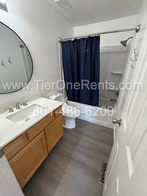 Building Photo - Move-in special: $500 off First months rent