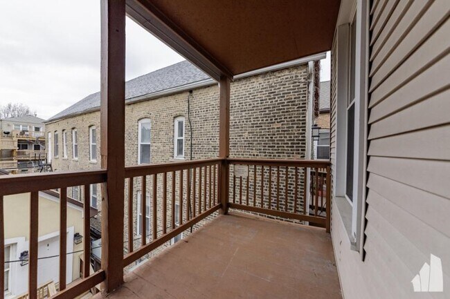 Building Photo - 4 bedroom in Chicago IL 60642