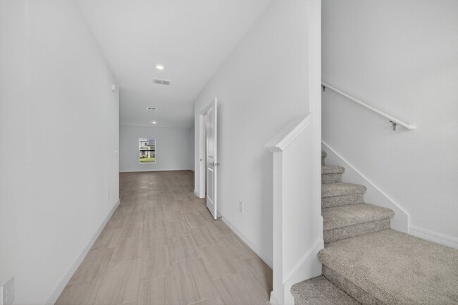 Building Photo - Brand-new 5 Bed now Available!