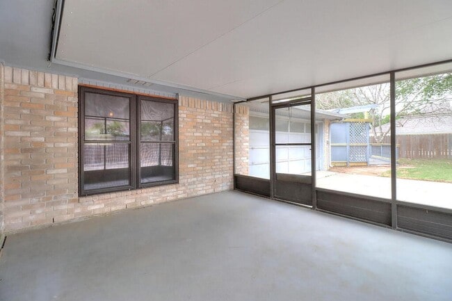 Building Photo - 3121 Seafoam Dr