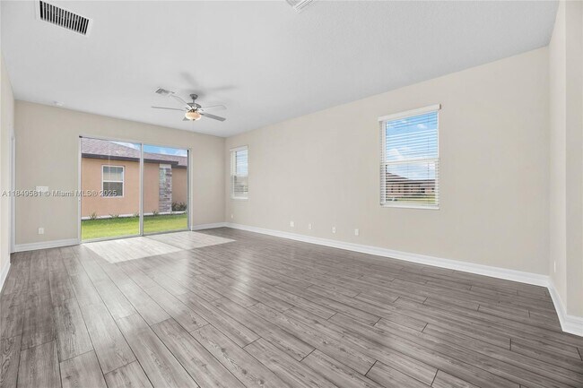 Building Photo - 5109 Joyous Pl