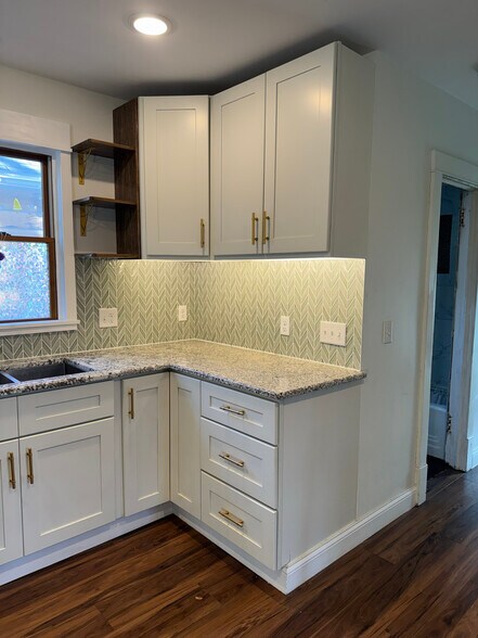 Building Photo - 3111 Arthur St NE