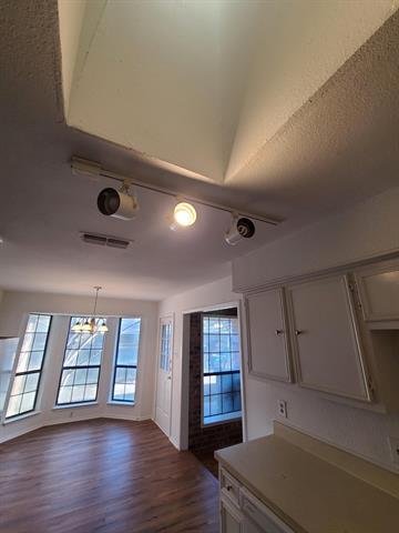 Building Photo - 4916 Ledgestone Dr