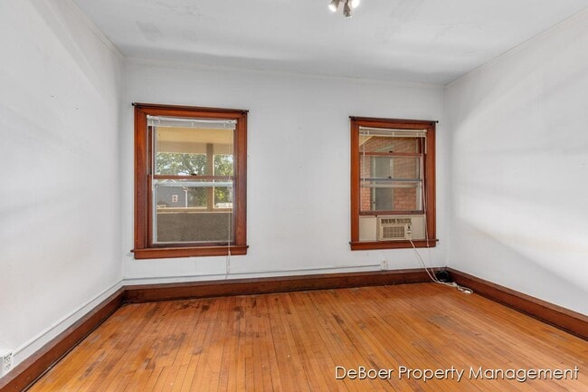 Building Photo - 301 W Dutton St