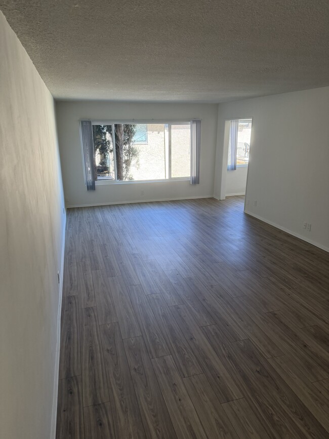 Building Photo - 4310 Ventura Canyon