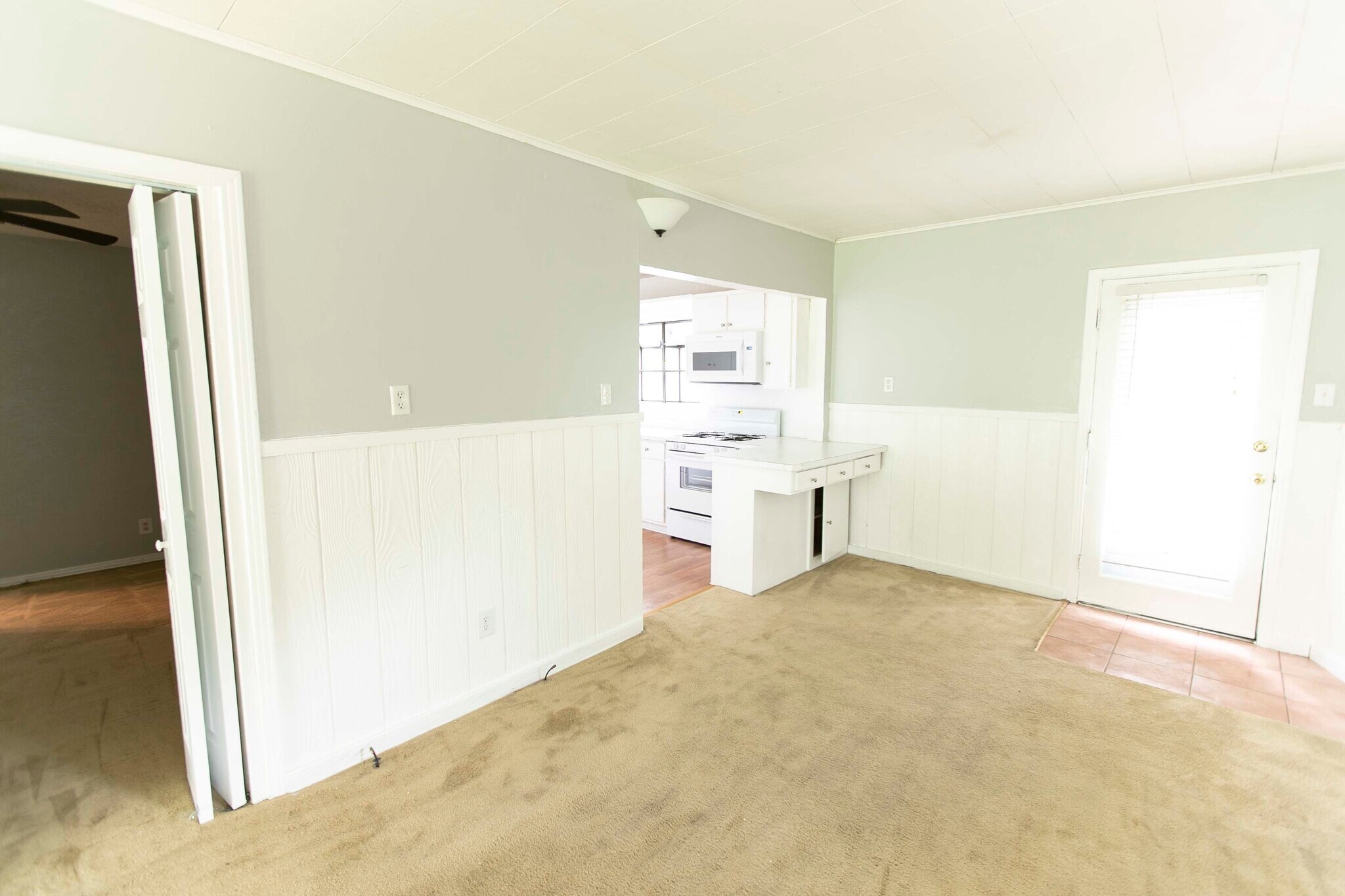 Building Photo - 7459 Mohawk Ave