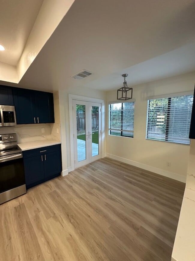 Building Photo - RCA284 - 2846/2848 Cazadero Dr