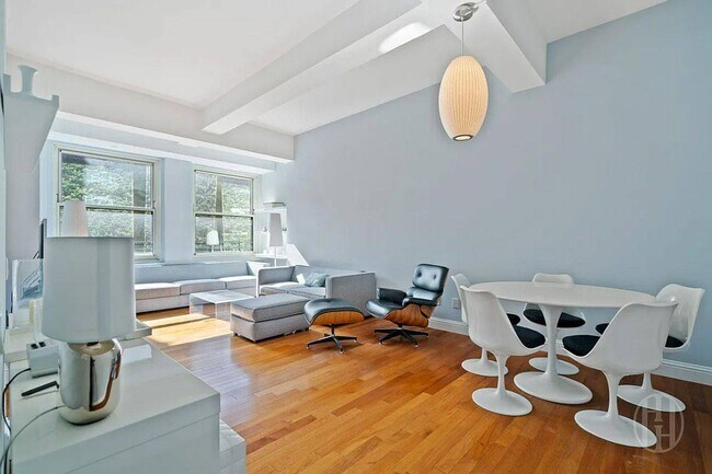 Building Photo - 88 Greenwich St