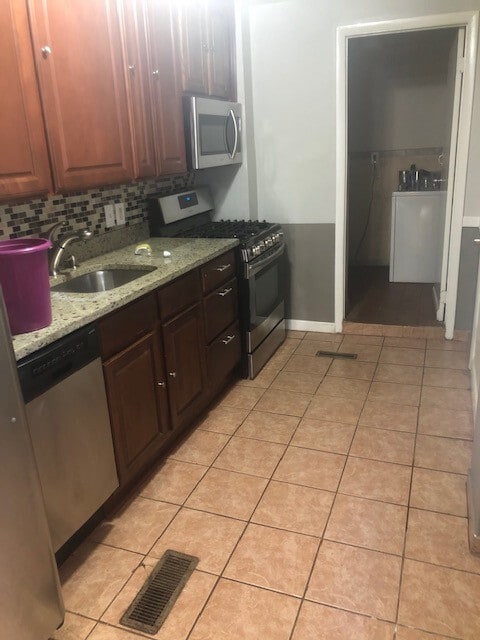 Building Photo - 3 Bedroom House in Fells Point with a roof...