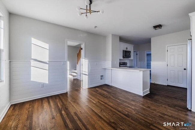 Building Photo - 349 Marlborough Terrace