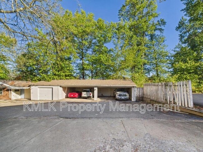 Building Photo - 5026 Winthrop Dr