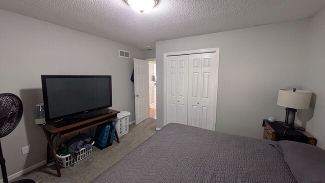 Building Photo - NW Rochester MN, 3bedroom 2bath 2+Car deta...