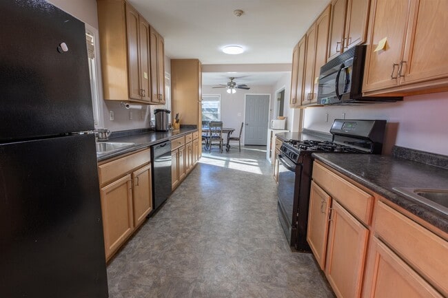 Building Photo - 5454 Brantford Ave