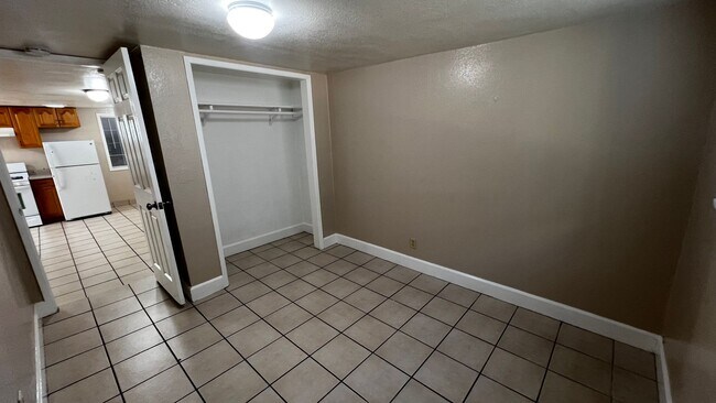 Building Photo - P15538