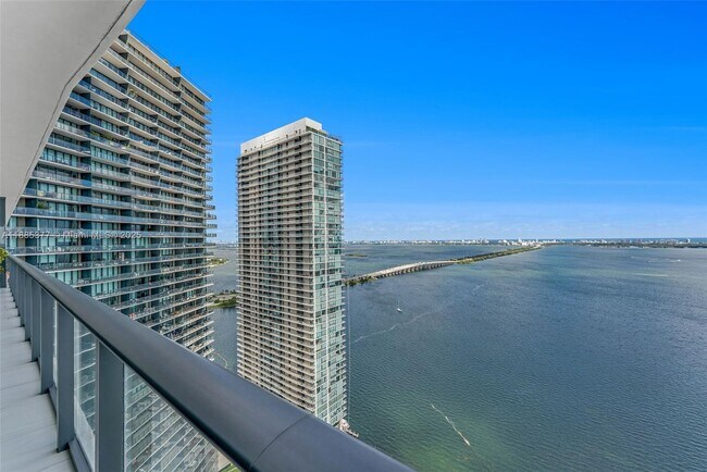 Building Photo - 480 NE 31st St